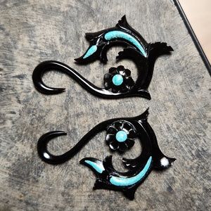 Body Rage Organics gages (plugs) 4mm carved from horn.